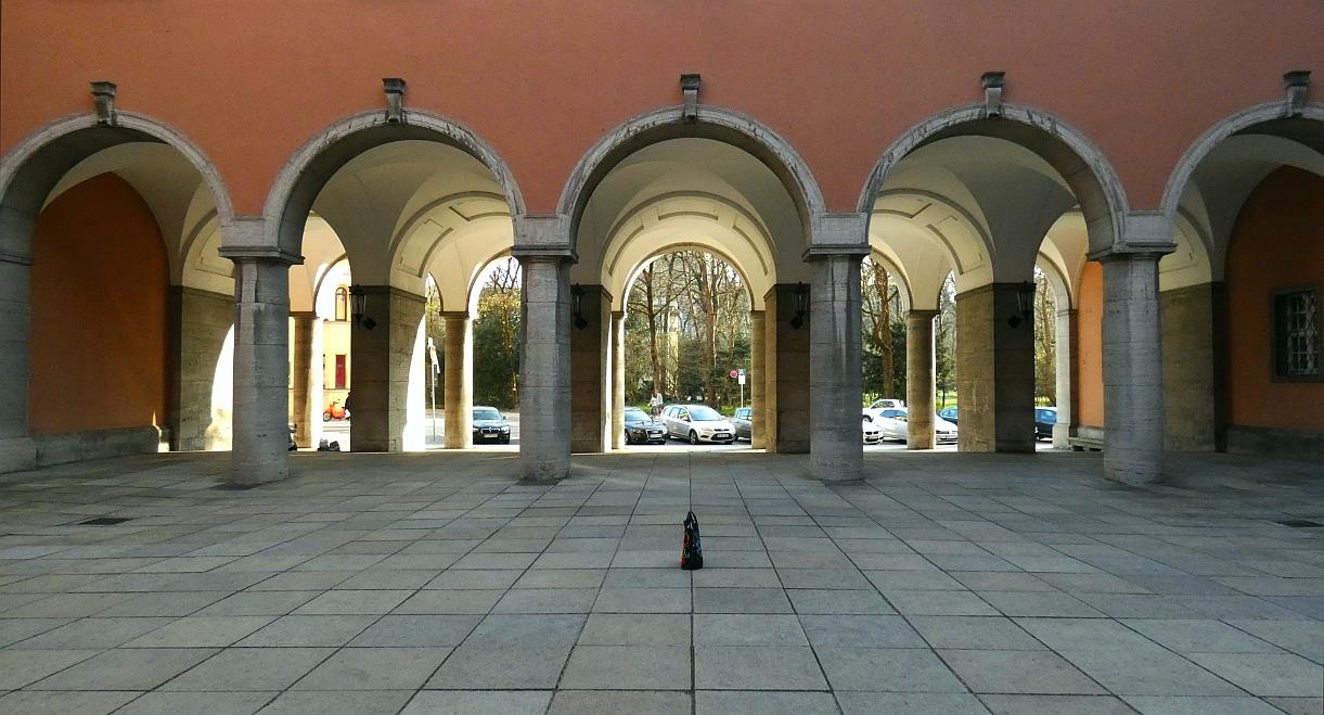 NS-Behördenbau mit Arkadenhof